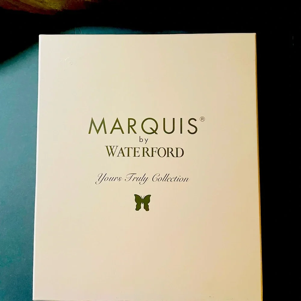 Waterford Chrystal champagne glasses. - Picture 1 of 7
